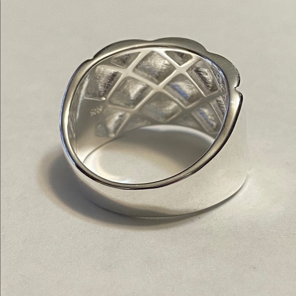 Solid sterling silver .925 ring size 8 - Picture 6 of 6